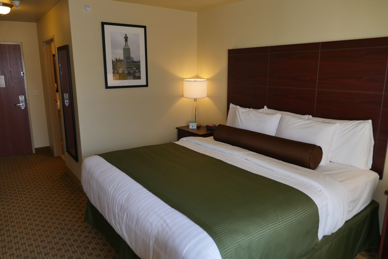 Bedroom 3, Cobblestone Inn & Suites - Winterset, IA, Madison
