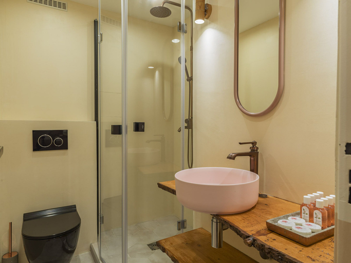 Bathroom 2, Rose & Garden - Eiffel Tower, Paris