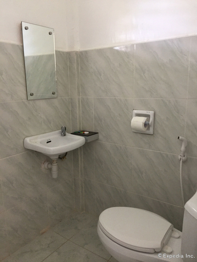Bathroom 4, Gaea's Apartments - Hostel, Panglao