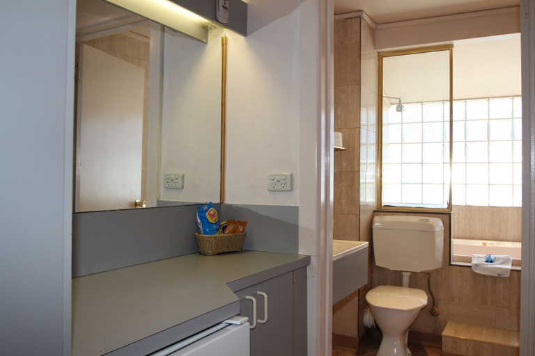 Bathroom 4, Beaumaris Bay Motel, Melbourne