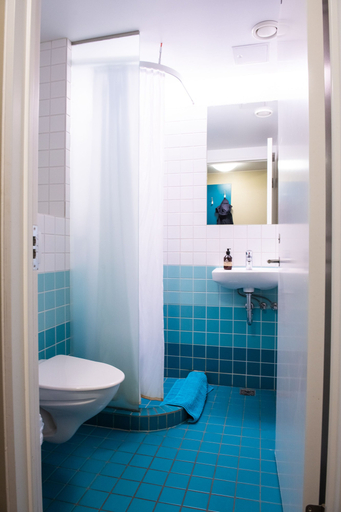 Bathroom 5, Loft - HI Hostel, Reykjavík