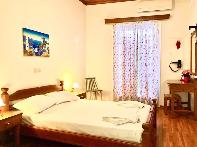 Bedroom 2, Epic Rooms, Central Greece