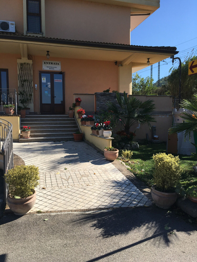 Exterior & Views 2, Hotel Ristorante Villa Pegaso, Caserta