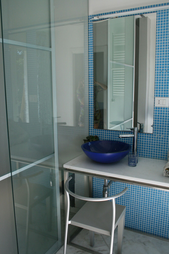 Bathroom, Hotel Portorais, Palermo