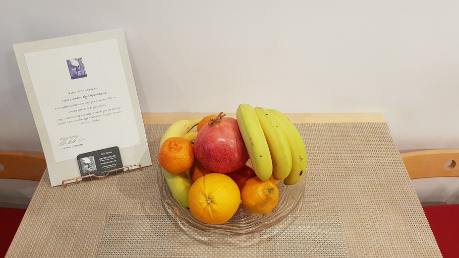 Food & Drinks, Next London Eye Apartment, London