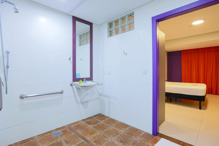 Bathroom 5, Rede Andrade Docas, Belém