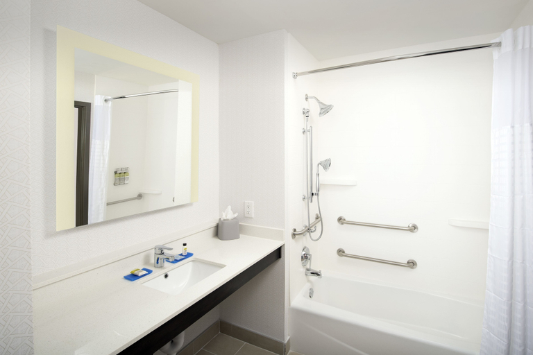 Bathroom 5, Staybridge Suites NORTH BRUNSWICK, Middlesex