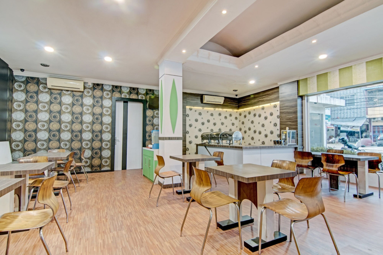 Food & Drinks, OYO 90697 Hotel Wisata, Dumai
