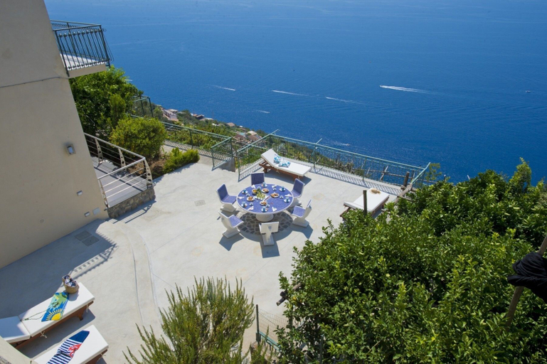 Exterior, Casa Lisuccia, Salerno