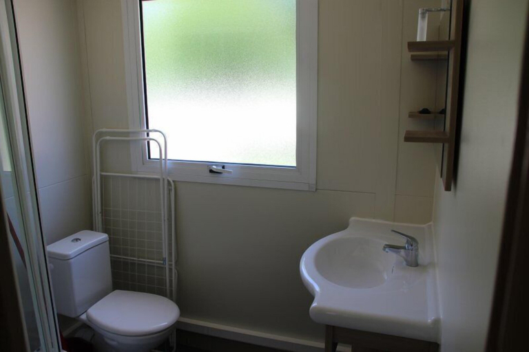 Bathroom, Chalets Nemo du Camping Le Bivouac, Jura