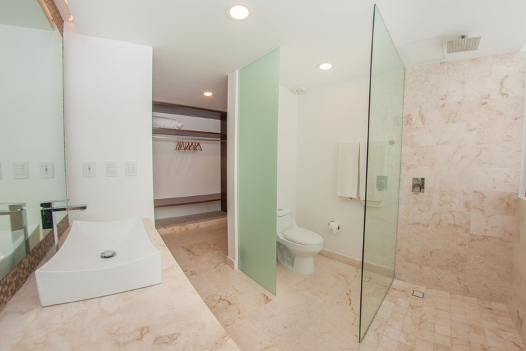 Bathroom 4, Anah Downtown DT 303, Cozumel