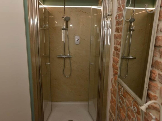 Bathroom 2, Centersuite Santander, Cantabria