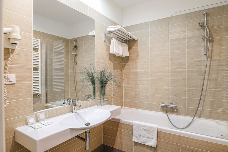 Bathroom 4, Assenzio, Praha 2