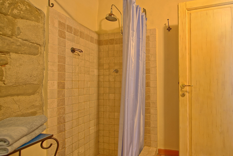 Bathroom 3, Casa Uscioli, Florence