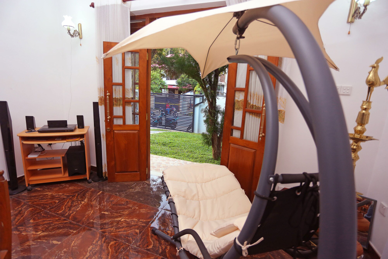 Others 5, Villa 26, Galle Four Gravets