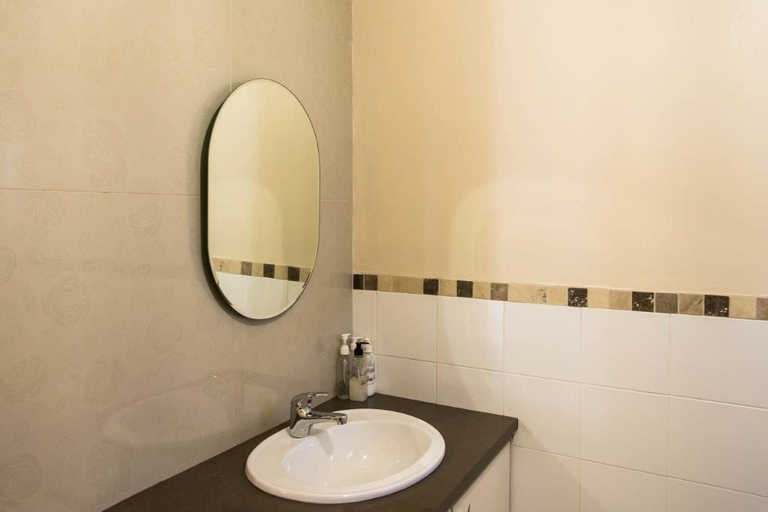 Bathroom, Nahoon Mouth Guest House, Buffalo City