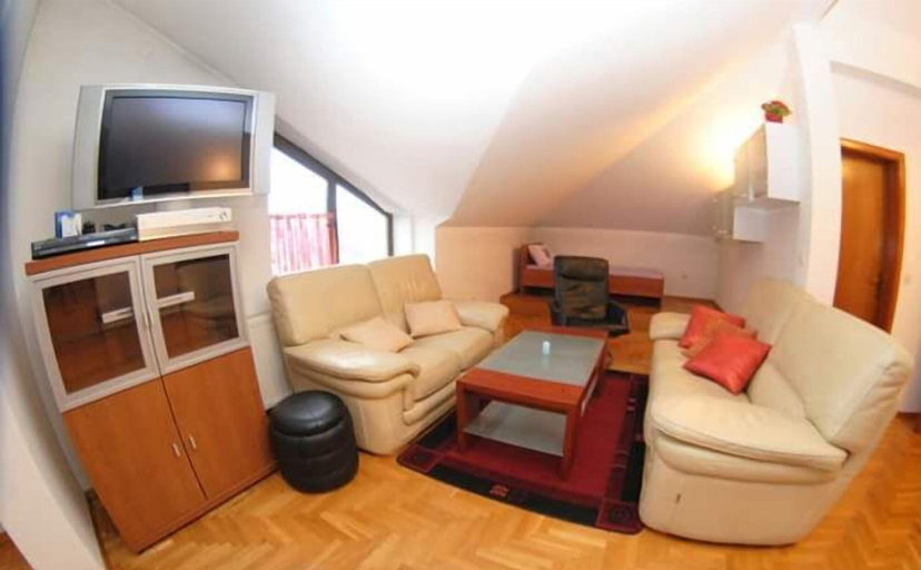 Others 5, Motel Bella Italia, Sarajevo
