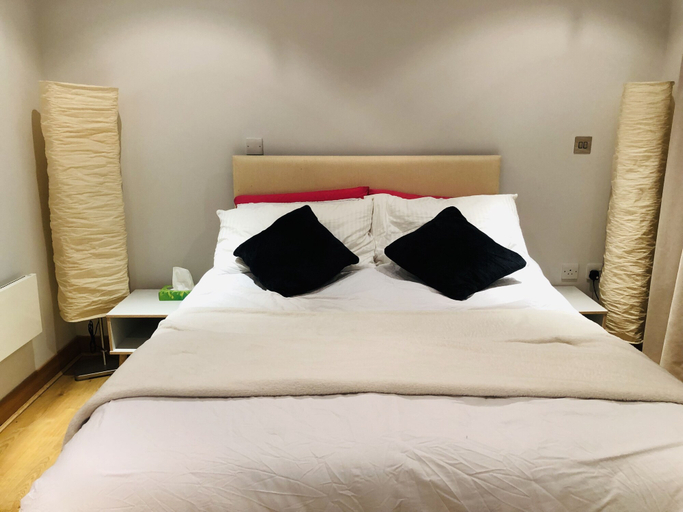 Bedroom 2, Happy Battersea Park, London