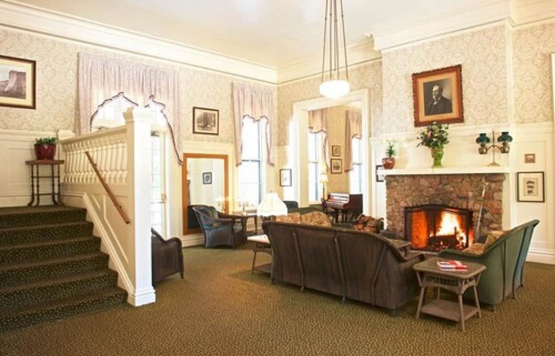Others 4, Wawona Hotel, Mariposa