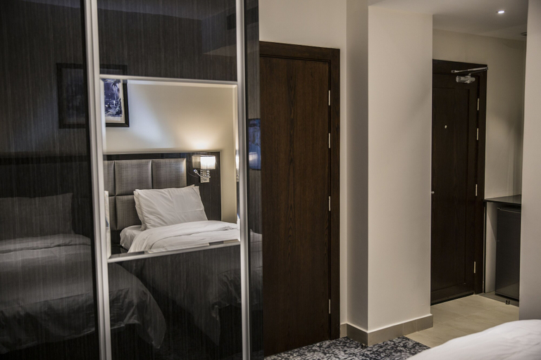 Bedroom 3, Naylover Hotel Suites, Amman