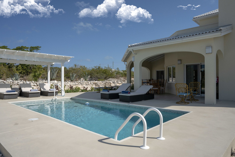 Sport & Beauty 4, The Sapphire Villa