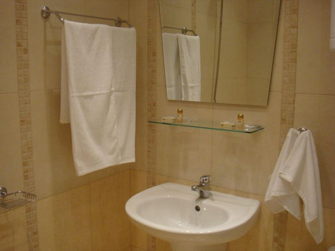 Bathroom 4, Hotel Niagara, Varna