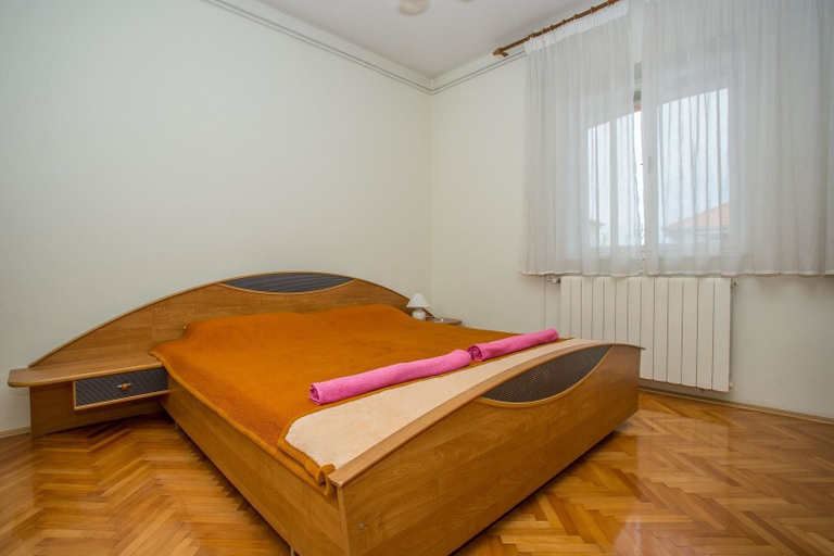 Bedroom 3, Apartments Pinsa, Okrug