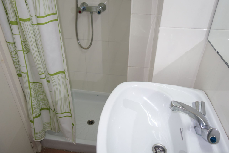 Bathroom 4, Apartament Lladó (142), Girona