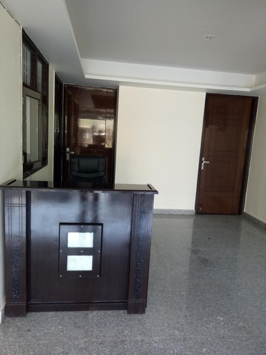 Others 5, SRM House, Gautam Buddha Nagar