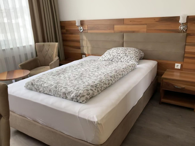 Bedroom 4, Hotel Bayrischer Hof, Krefeld