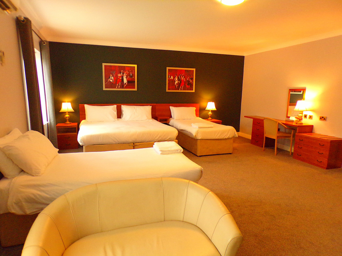 Bedroom 2, Fox & Goose Inn, Somerset