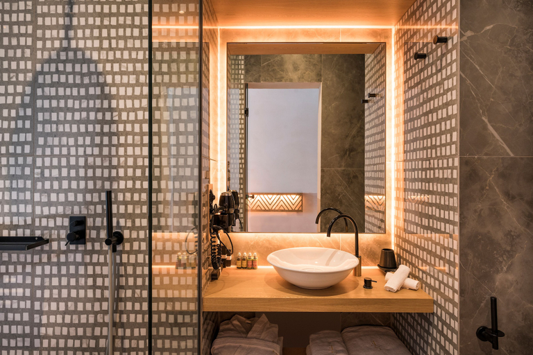 Bathroom 5, Scala de Faro, Crete