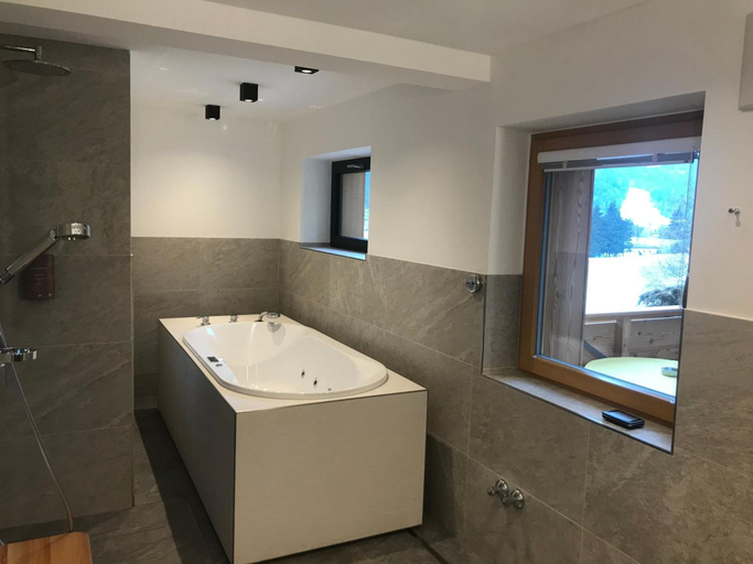 Bathroom 4, Rosengarten, Bolzano