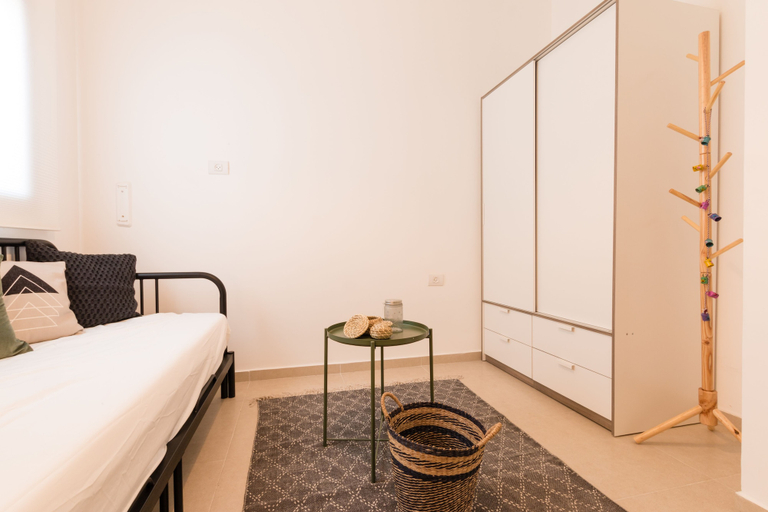 Bedroom 3, Artsy Modern Bright Apt in Bat Yam