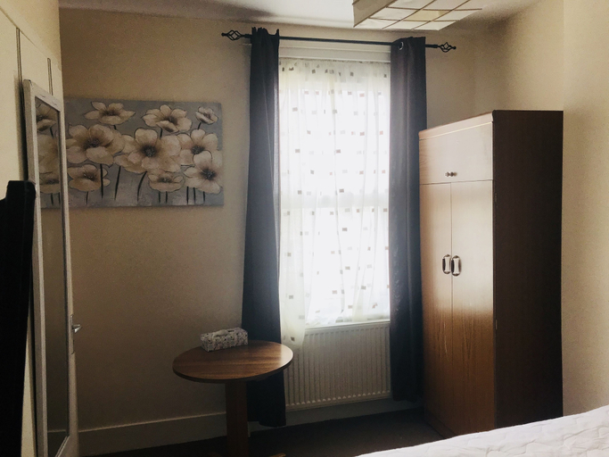 Bedroom 3, Cedar Villa, Medway