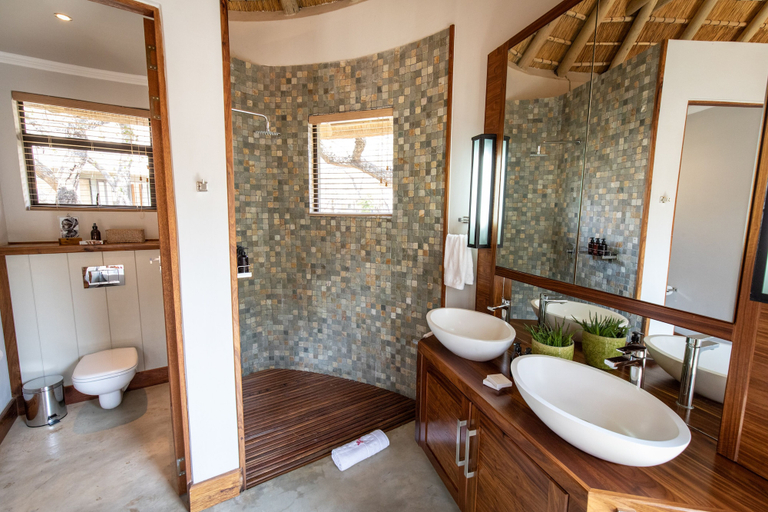 Bathroom 5, Simbavati Camp George, Ehlanzeni