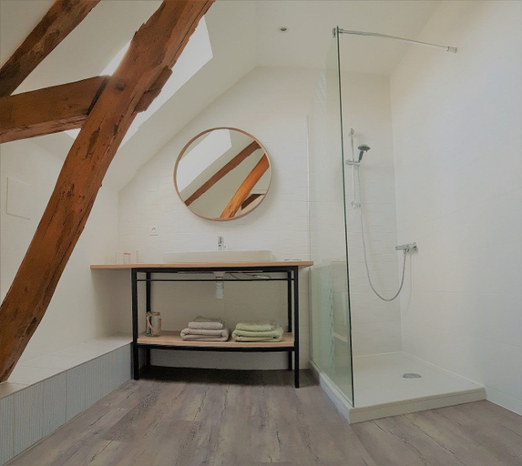 Bathroom 5, Le Champ du Pre, Loir-et-Cher