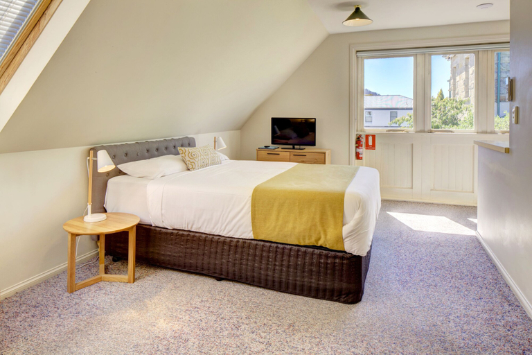 Bedroom 3, The Richmond Arms Hotel, Clarence