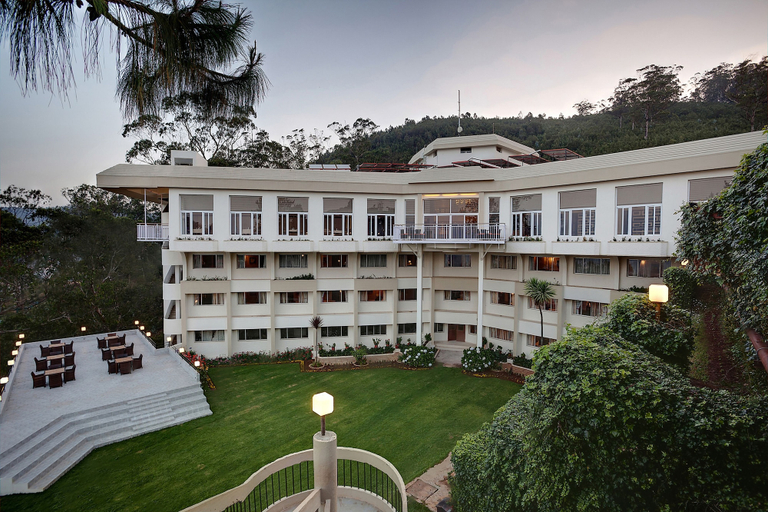 Exterior & Views
