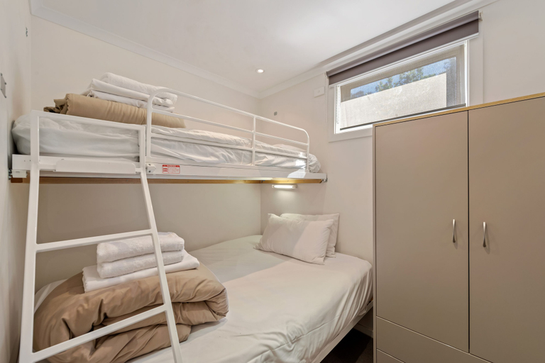 Bedroom 3, Discovery Parks - Maidens Inn, Murray
