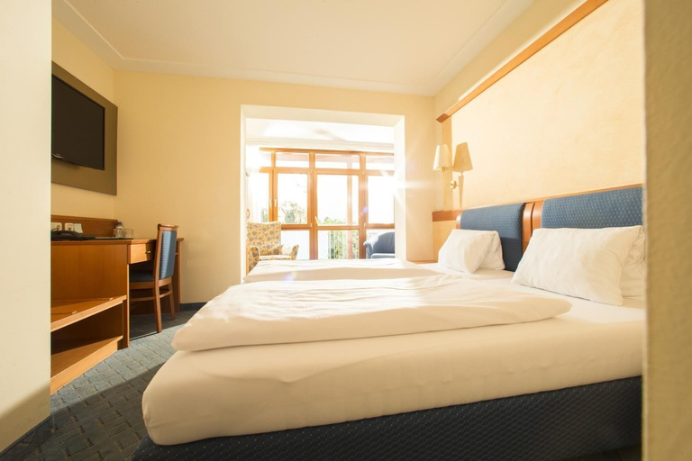 Bedroom 2, Locker & Légere, Weiz