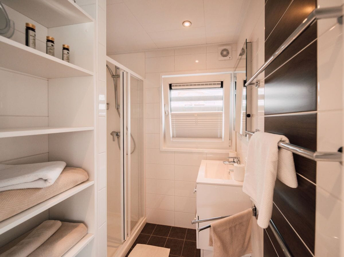 Bathroom 3, Hausboot Harmonie, Anhalt-Bitterfeld