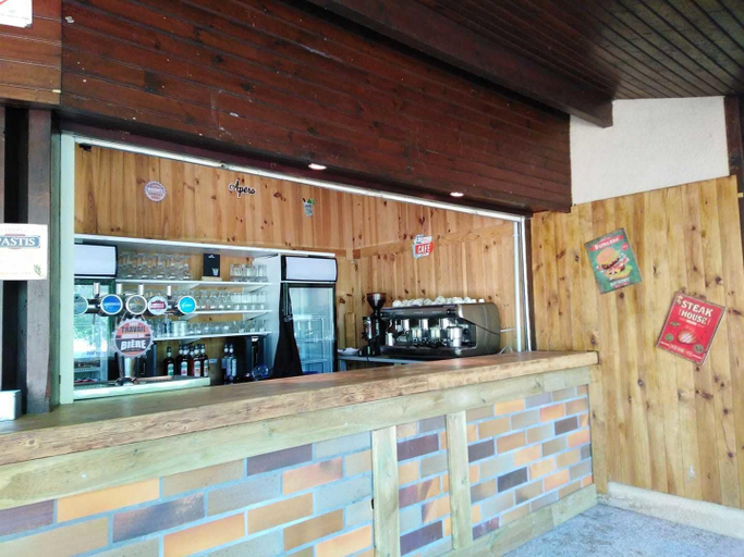 Others 5, Camping Aubeterre-Sur-Dronne, Charente