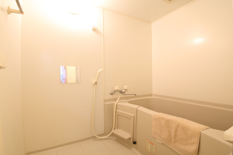 Bathroom 4, Eternity Tamatsukuri 301, Osaka