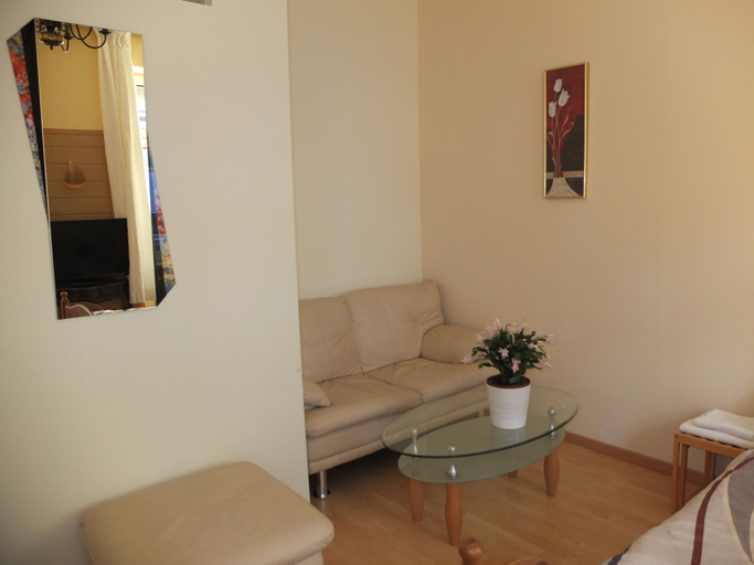 Others 4, Leopoldauer Apartment, Wien
