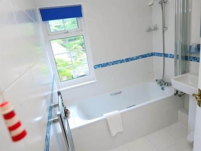 Bathroom 5, The Driftwood Spars, Cornwall