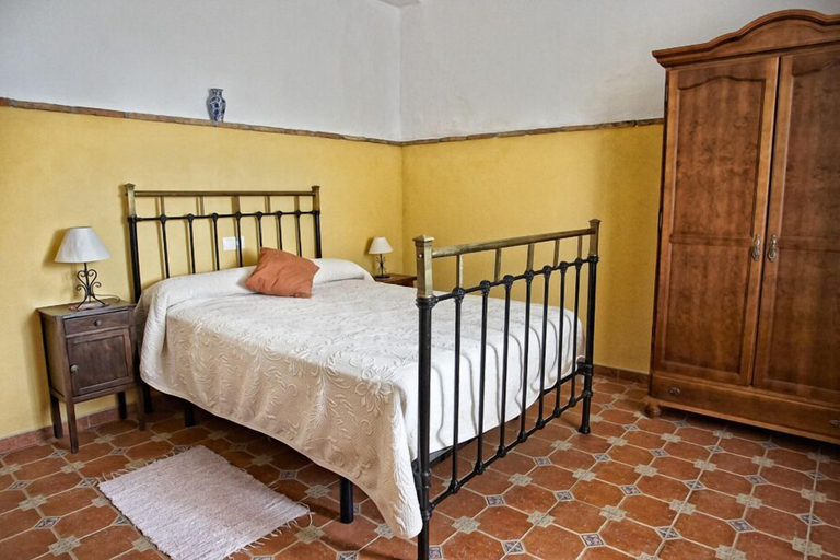 Bedroom 2, Cortijo El Llano, Córdoba