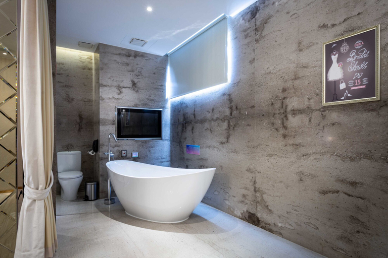 Bathroom 3, Aurora Motel, Taichung