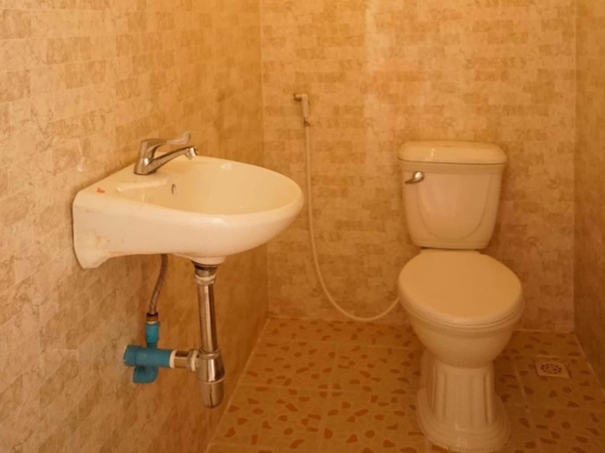 Bathroom, Hana Resort & Bungalow, Phú Quốc
