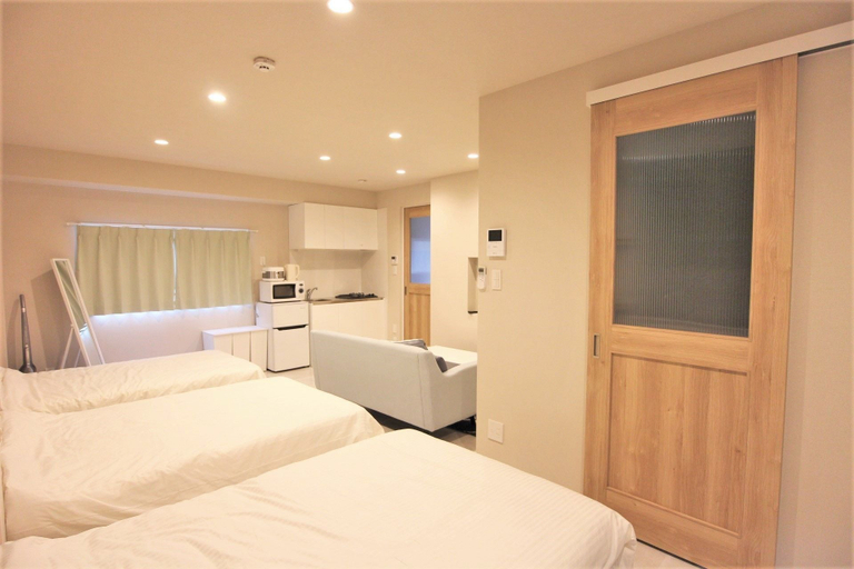 Bedroom 3, Sekai Hotel Hanare, Osaka